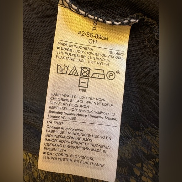 Banana Republic Blue Blouse Lace trimmed 3/4 sleeve off the shoulder Top Small - Picture 7 of 9